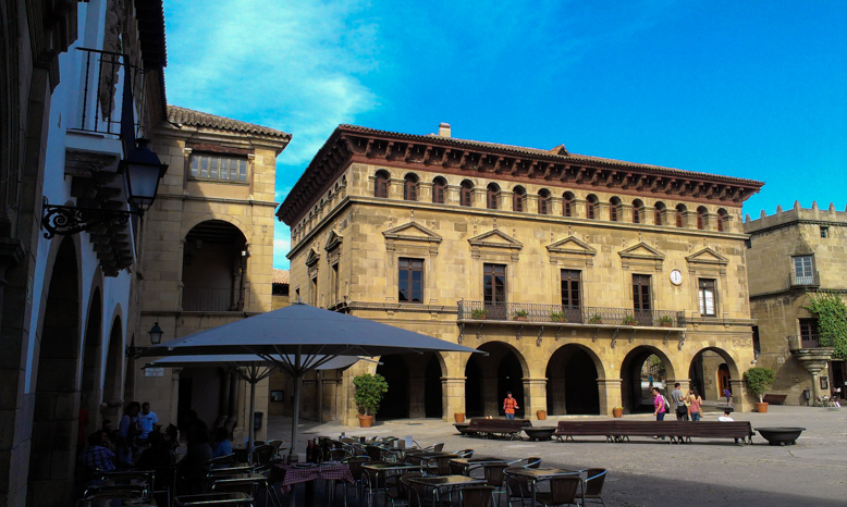 A yellowish building from the shade